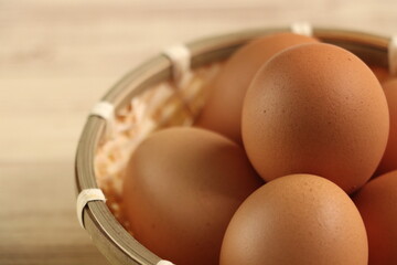 カゴに盛られた玉子