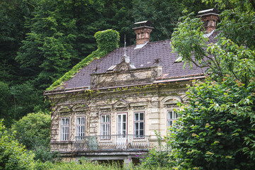 Wunderschlnes altes wildromantisch zugewuchertes Haus