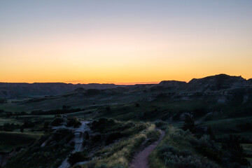 Obraz premium The sunset over the Missouri River at Theodore Roosevelt National Park in North Dakota