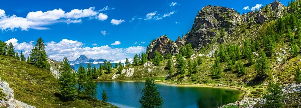 Il lago nero di Rocca la Meja, una perla incastonata tra montagne bellissime