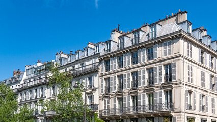 Fototapeta na wymiar Paris, beautiful buildings, boulevard Beaumarchais, in the 11e district 
