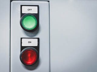 Lamparas indicadoras de estado encendido o apagado en la industria el&eacute;ctrica 