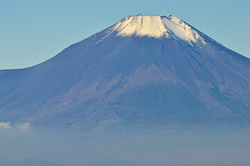 Fototapeta premium 丹沢の檜洞丸より望む初冬の富士山 