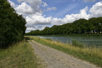 Fototapeta na wymiar am Kanal bei Bückeburg