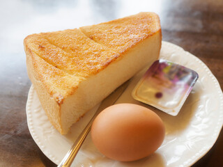 喫茶店のモーニングセット