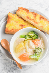 クリームシチューとチーズトースト