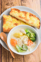 クリームシチューとチーズトースト