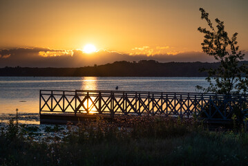 Fototapeta Wschód słońca nad jeziorem Zegrze obraz