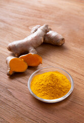 fresh turmeric and turmeric powder