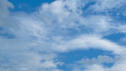 Obraz premium white clouds in the sky, beautiful natural scenery