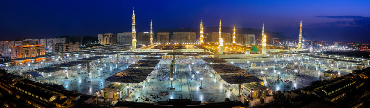Medina, Al-Madinah Al-Munawwarah, Saudi Arabia - Al Masjid an Nabawi Medina Grand Mosque 