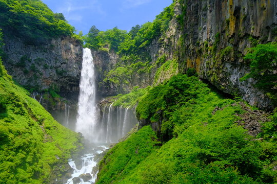 華厳の滝 の画像 1 380 件の Stock 写真 ベクターおよびビデオ Adobe Stock