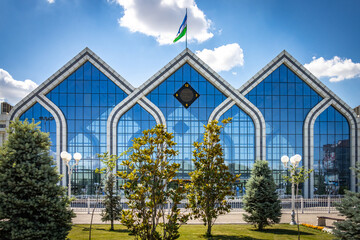 Fototapeta premium modern train station in Tashkent, Uzbekistan, central asia