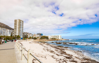 Obraz premium View of Sea Point promenade on the Atlantic Seaboard of Cape Town
