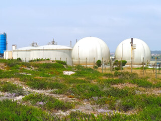 Liquified LNG gas tanks for energy supply