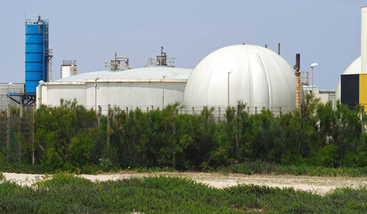 Liquified LNG gas tanks for energy supply