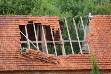 Climate change, roof truss destruction
