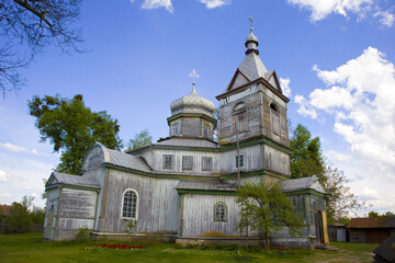 Fototapeta na wymiar Wooden Church of Cosmas and Damian in the village of Kolentsy, Kyiv Oblast, Ukraine 