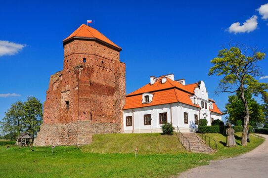 Ruins of a Gothic duke's castle from the 15th century. Liw, Masovian Voivodeship, Poland.