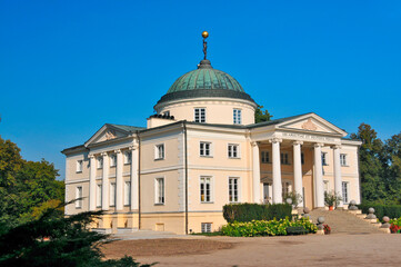 Fototapeta na wymiar Skorzewski Palace. Lubostron, Kuyavian-Pomeranian Voivodeship, Poland