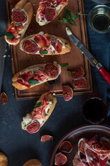spanish appetizers with wine