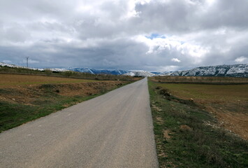 Route dans la campagne.