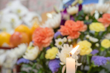 冠婚葬祭　祭壇のろうそく