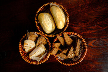  basket with assorted pieces  bread