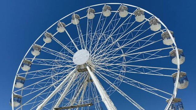 Grande roue &agrave; la Grande Motte, Occitanie
