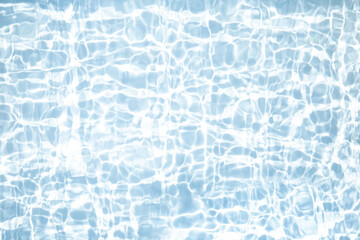 水面のキラキラした揺れる波のイメージ