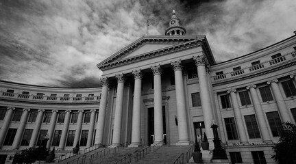 Obraz premium Columns on Building Pavilion Showing Architecture Design and Decorative Structure