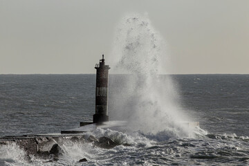 Big stormy wave splash