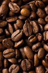 Fototapeta premium Image of close up of pile of roasting brown coffee beans