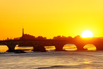 Obraz premium Jacques-Gabriel bridge and Loire rive in Blois city
