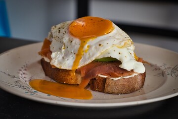 toast with salmon and egg