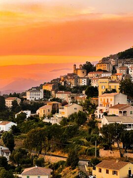 Sunset village en Corse