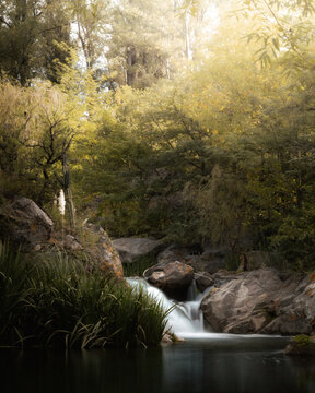 Cascada con efecto ceda