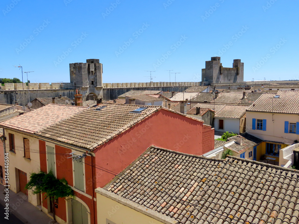 Wall mural Paysage urbain à Aigues-Mortes, Occitanie