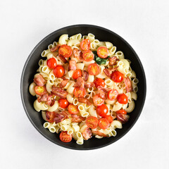 Tomato and bacon pasta