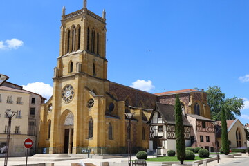 Obraz premium L'église Saint Etienne, vue de l'extérieur, ville de Roanne, département de la Loire, France