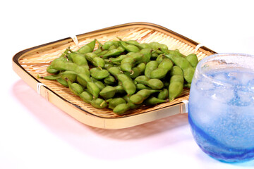 枝豆と焼酎の水割り