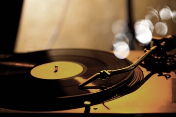 Vinyl record player. Old school style cinemagraph vinyl record player. - obrazy, fototapety, plakaty