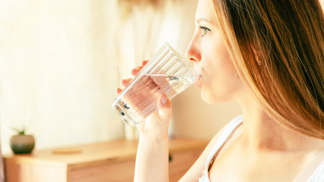 Pregnant Water Drinking Woman. Young Pregnancy Mother Drink Water. Pregnant Lady Waiting Of Baby. Glass Of Water. Concept Of Maternity, Expectation.