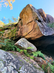 Obraz premium Cave on the Kanning Walk. A small cave in a cliff face