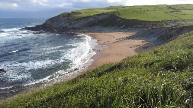 video tagle beach almost deserted