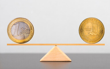Dollar und Euro im Gleichgewicht - obrazy, fototapety, plakaty