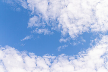 Obraz premium white clouds in the blue sky