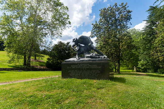 Fredericksburg, Virginia: Kirkland Memorial at Fredericksburg and Spotsylvania National Military Park. "Angel of Marye’s Heights" Kirkland crossed enemy lines to care for wounded at Sunken Road.
