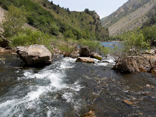 This is the tributary of the Jade Lake and is located in the Urungakh region of the Tashkent region.