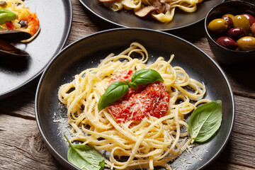 Various Italian pasta